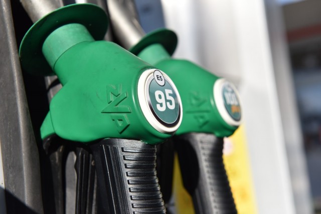 A benzin ára csökkent, a gázolajé nőtt