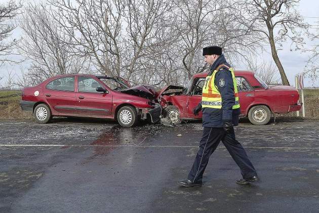Halálos baleset Végegyháza és Mezõkovácsháza között. Fotó: Donka Ferenc, MTI