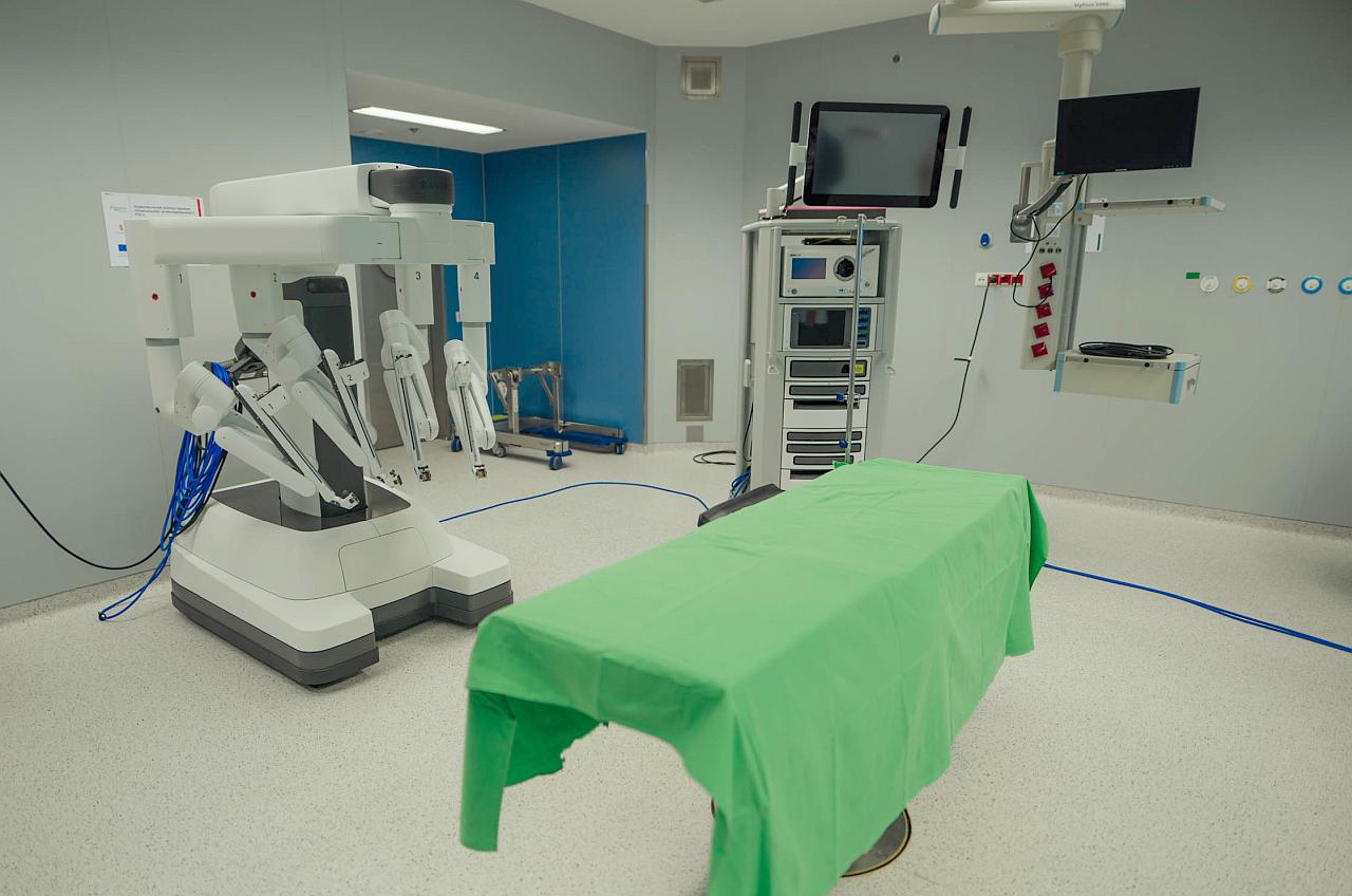  DaVinci Xi sebészeti robot a PTE klinikáján